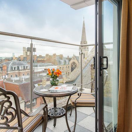 The George Street Hotel Oxford Exteriér fotografie A balcony at the hotel
